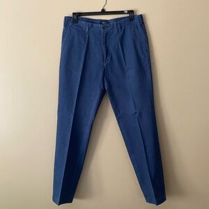 Nautica men’s khaki pants.